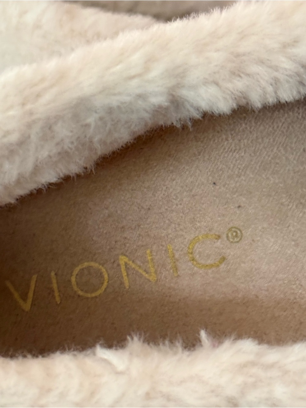 Vionic Slippers size 7 - Picture 6 of 9